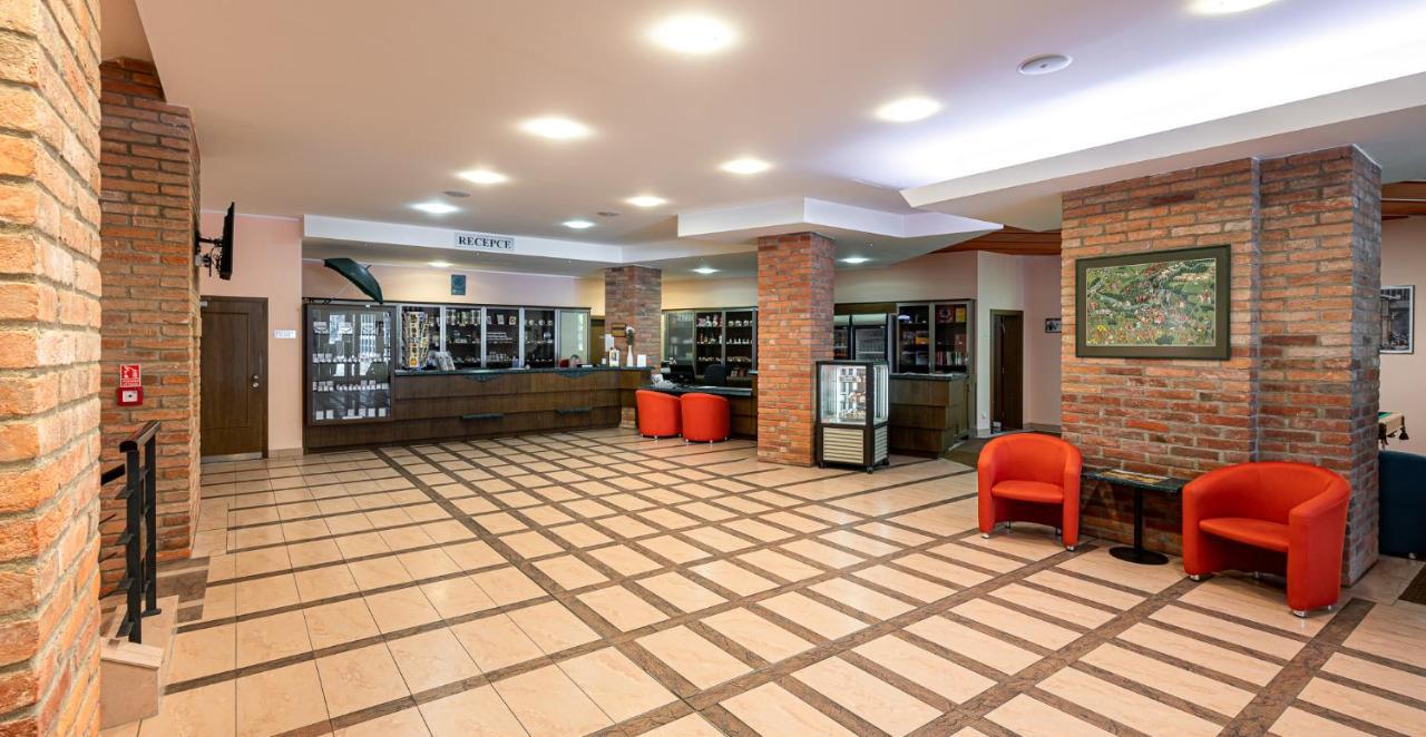 Hotel Studanka Рихнов-над-Кнєжноу Екстер'єр фото