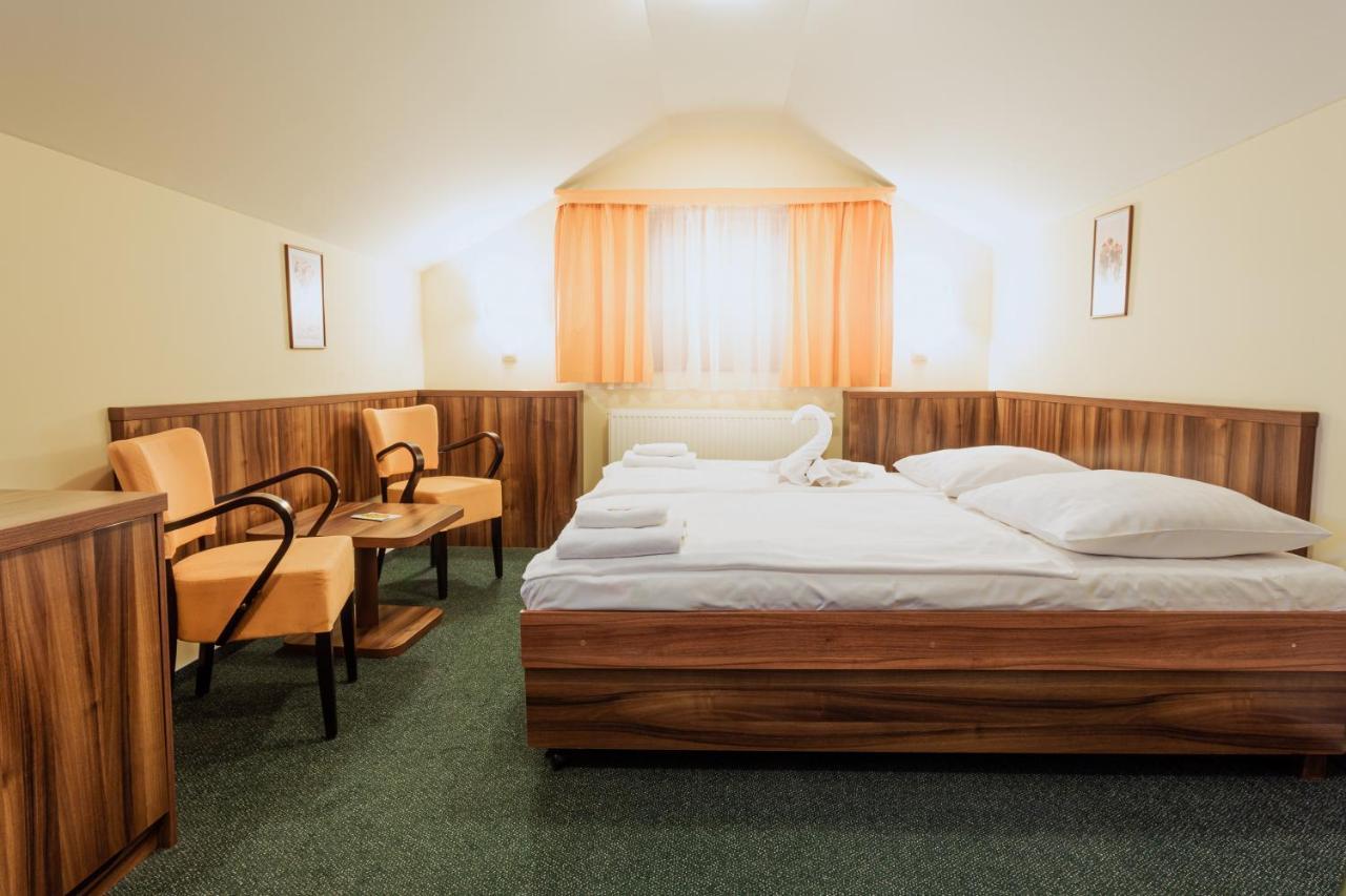 Hotel Studanka Рихнов-над-Кнєжноу Екстер'єр фото