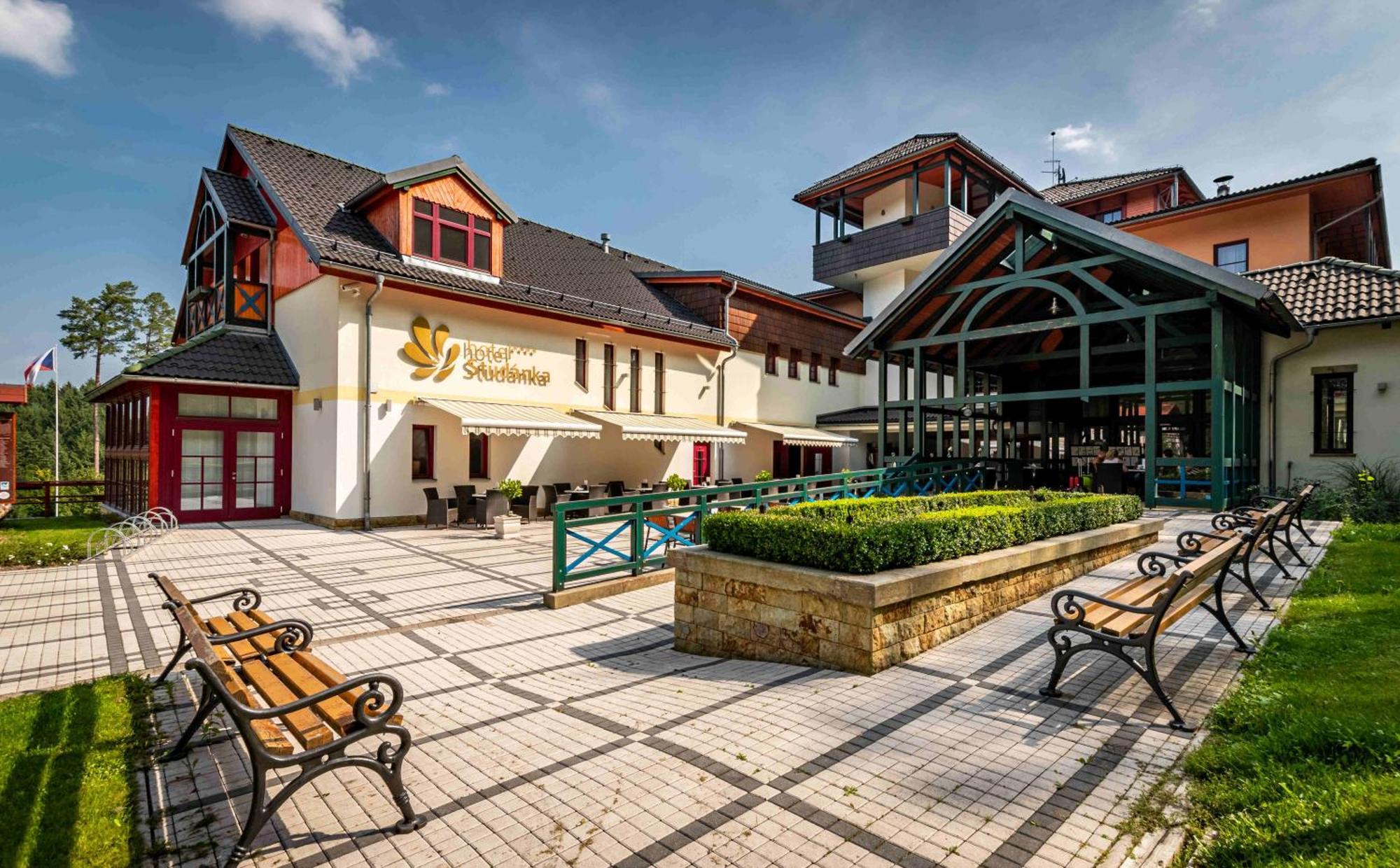 Hotel Studanka Рихнов-над-Кнєжноу Екстер'єр фото