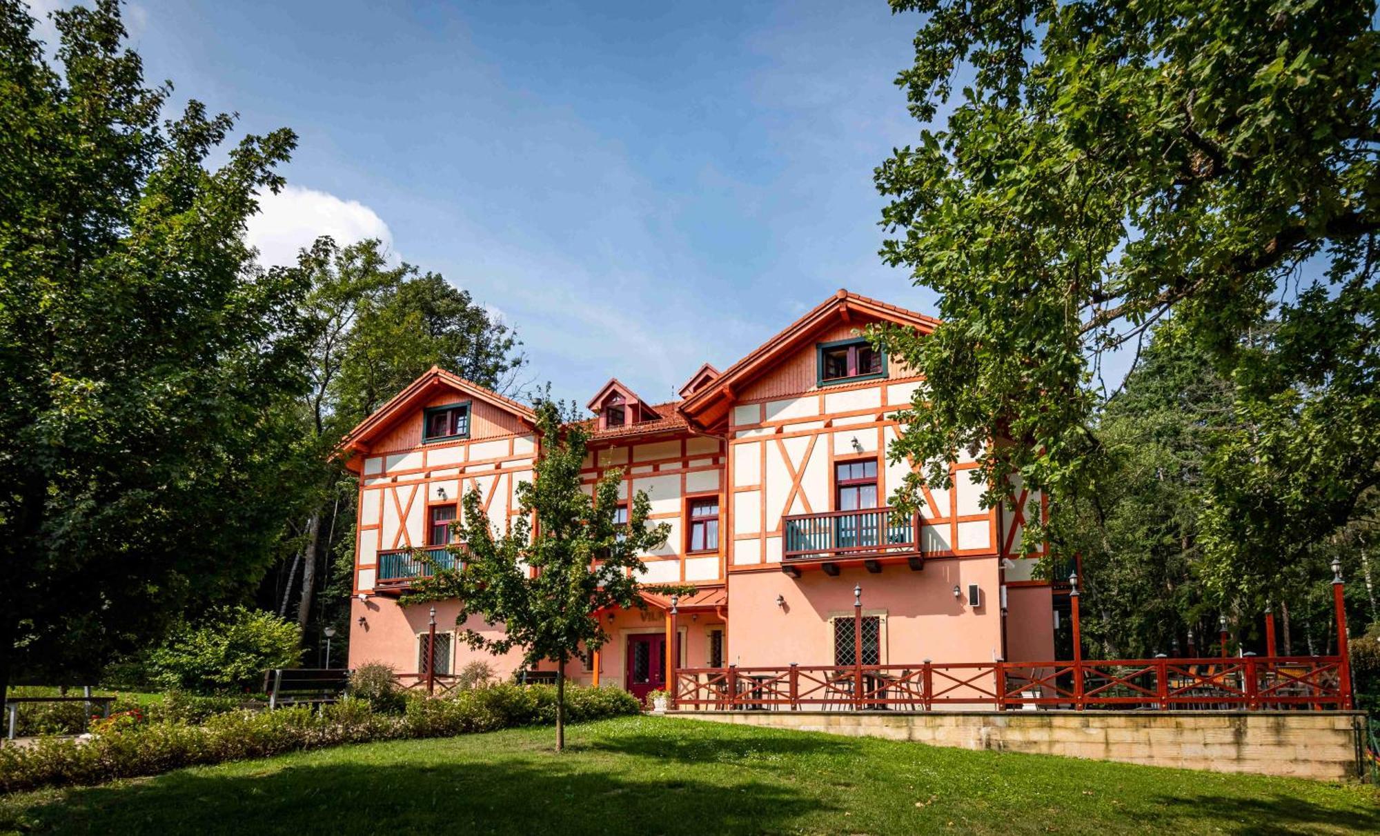 Hotel Studanka Рихнов-над-Кнєжноу Екстер'єр фото