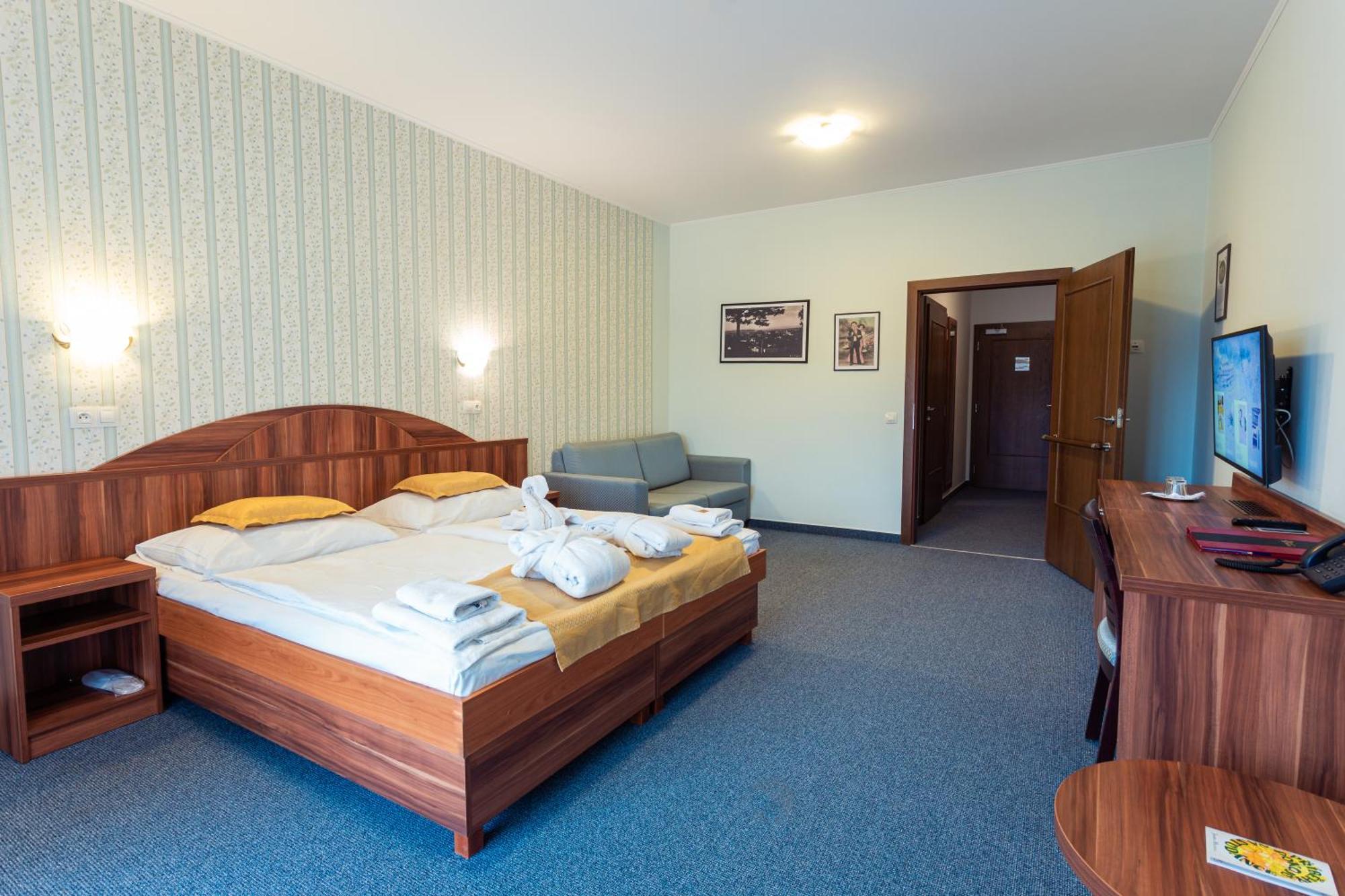 Hotel Studanka Рихнов-над-Кнєжноу Екстер'єр фото