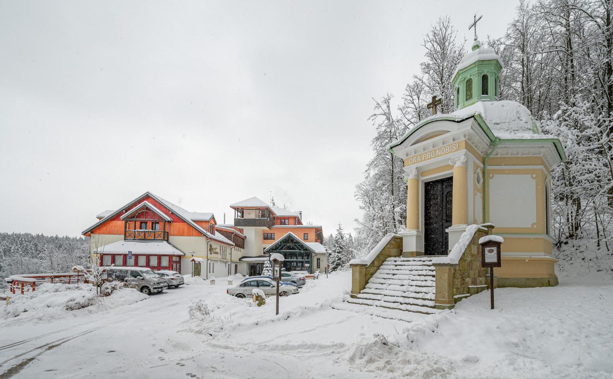Hotel Studanka Рихнов-над-Кнєжноу Екстер'єр фото