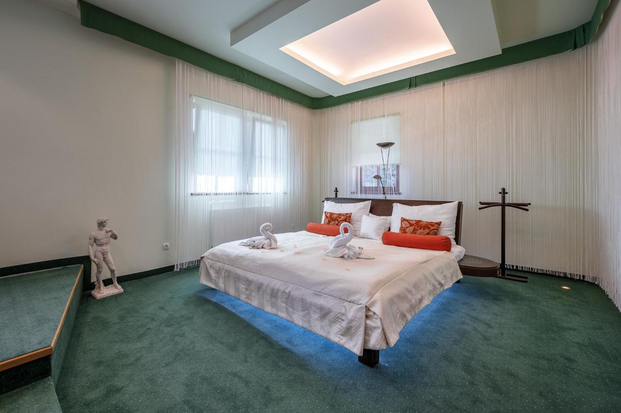 Hotel Studanka Рихнов-над-Кнєжноу Екстер'єр фото